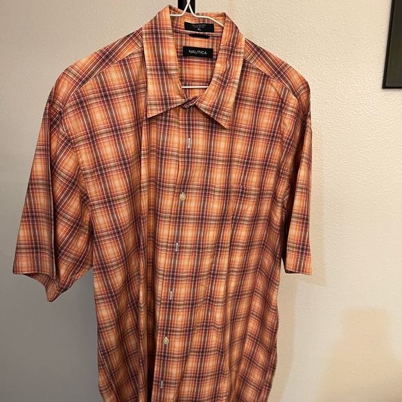 Men’s Nautica, extra large, short sleeve button down - Picture 4 of 5
